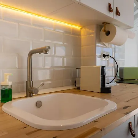 Chic House 2 In By El Trocader