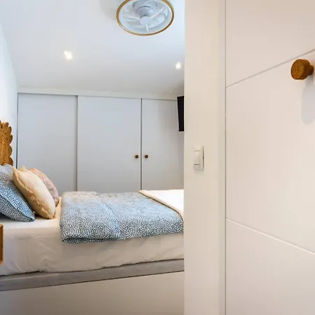 Chic House 2 In By El Trocader בנאלמדנה