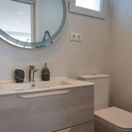 Chic House 2 In By El Trocader בית נופש *